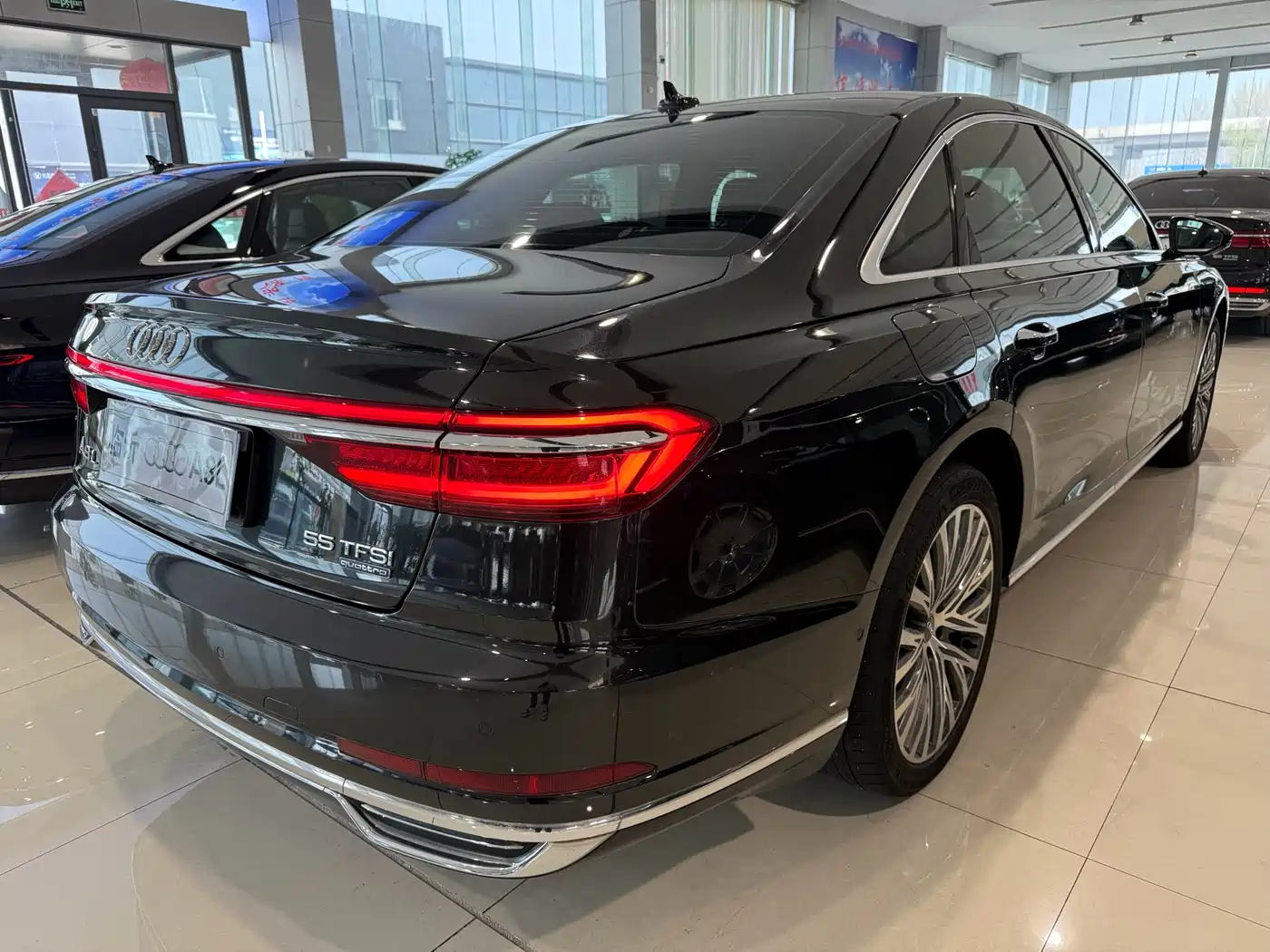 Audi A8 2018 A8L 55 TFSI quattro Luxury фото 3