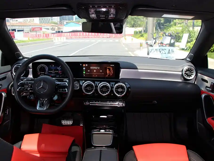 Mercedes-Benz CLA AMG 2025 AMG CLA 35 4MATIC фото 8