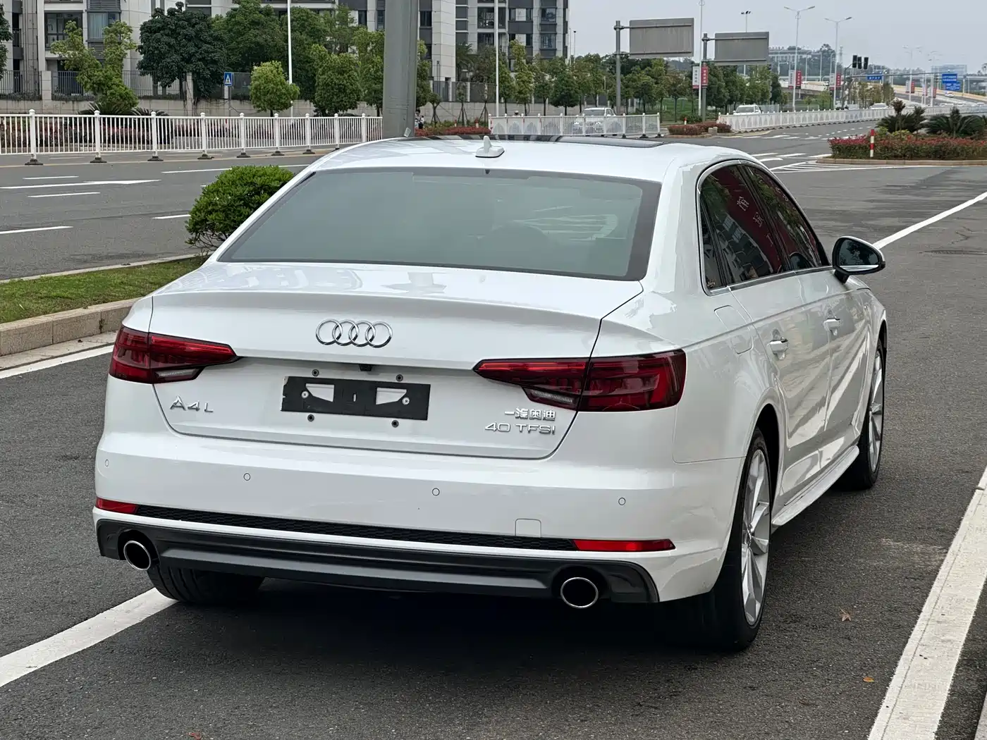 Audi A4L 2018 30th Anniversary 40 TFSI Fashion фото 4