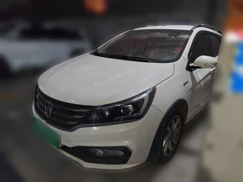 Baojun 310W 2017 2017 1.5L Manual Fashion Edition (China V)