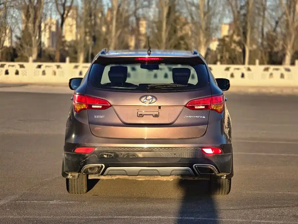 Hyundai Santa Fe 2013 Model 2.4L Automatic 2WD Smart фото 5