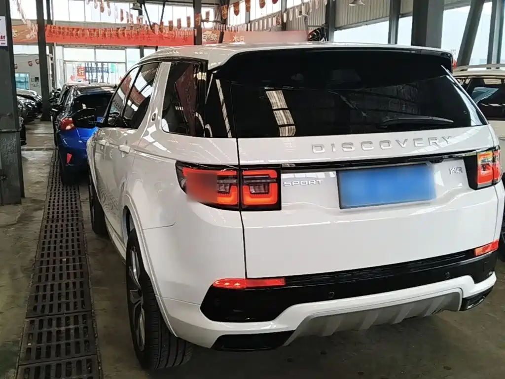 Land Rover Discovery Sport 2025 249PS Performance Tech Edition фото 5