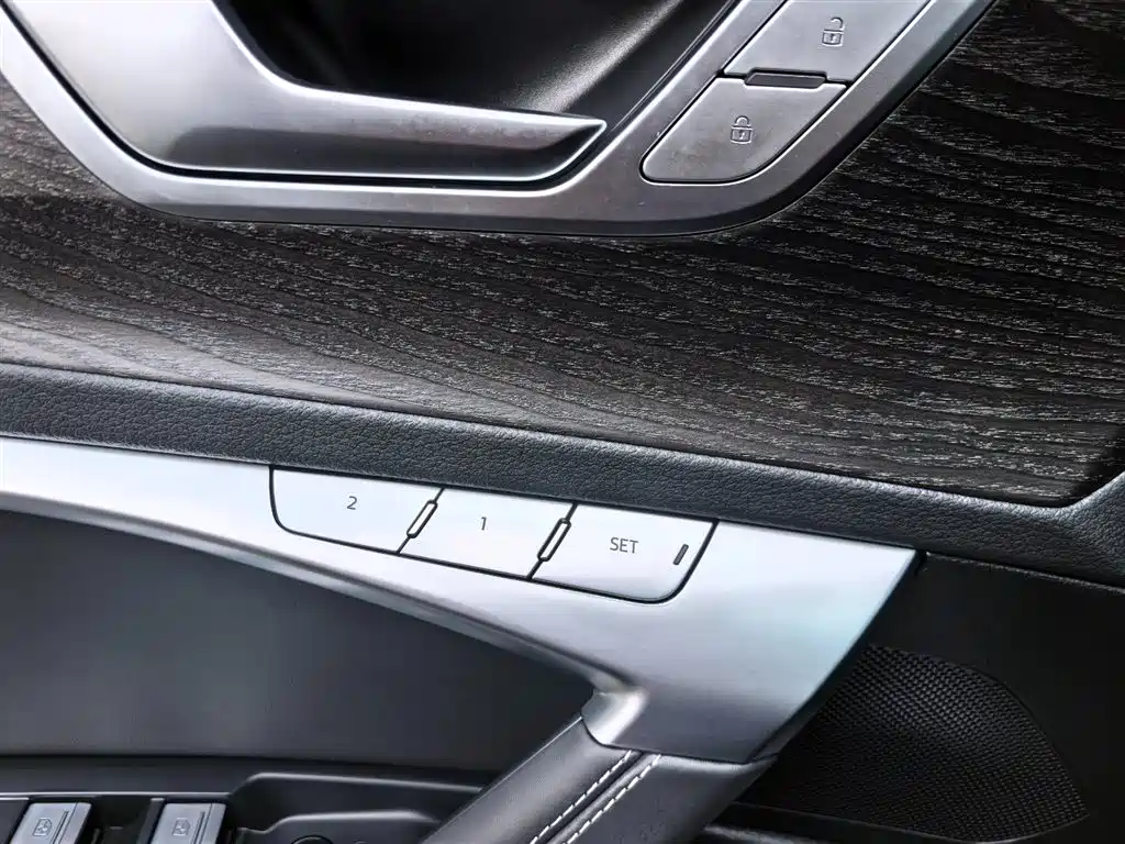 Audi A6L 2024 55 TFSI quattro Exclusive Dynamic фото 11