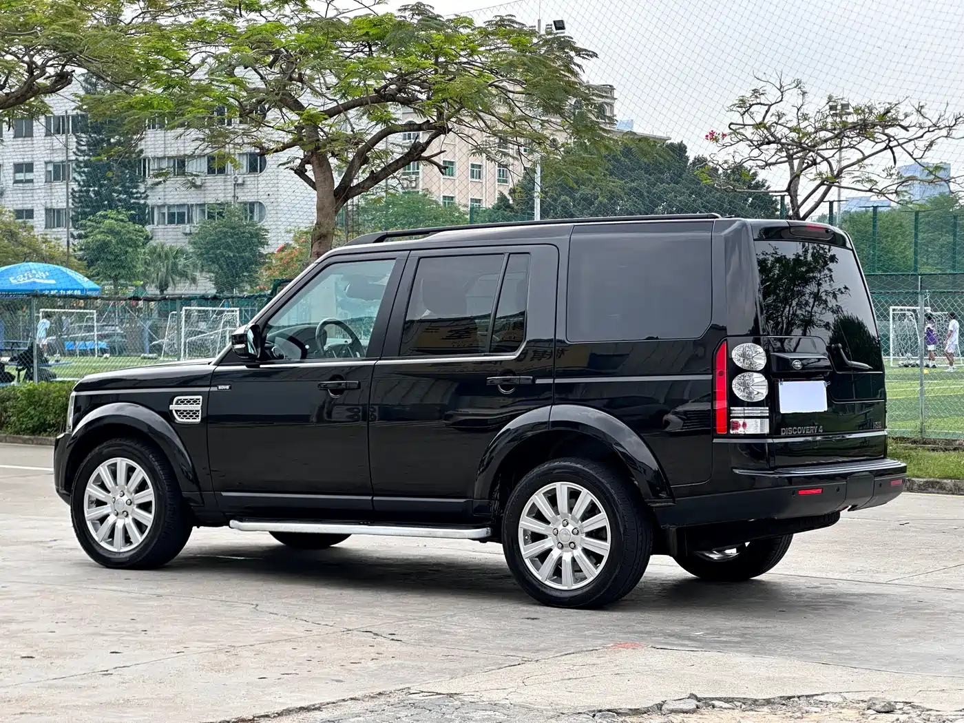 Land Rover Discovery 2015 3.0 SDV6 HSE Diesel фото 4