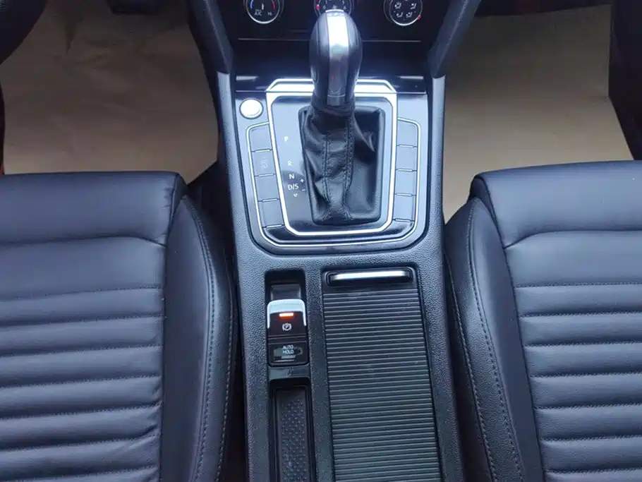 Volkswagen Magotan 2019 330TSI DSG Leading China VI фото 16