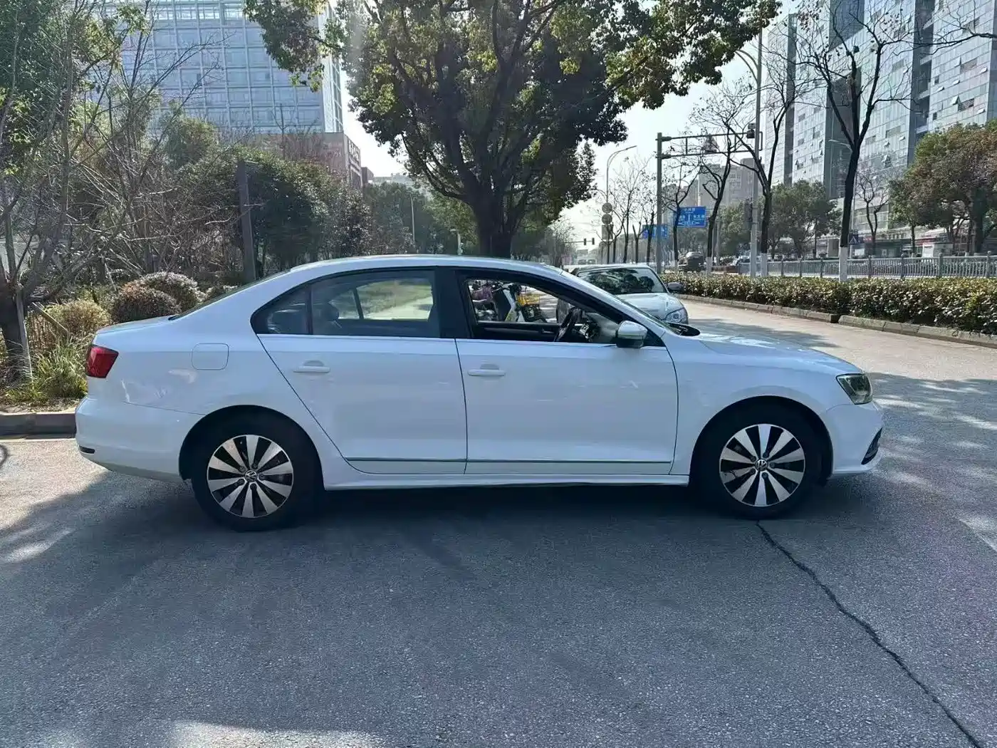 Volkswagen Sagitar 2014 1.4TSI Automatic Luxury фото 3