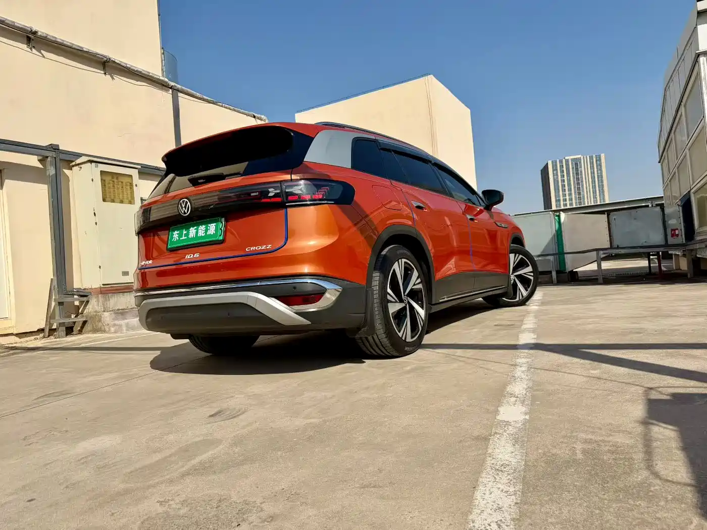 VOLKSWAGEN ID.6 CROZZ