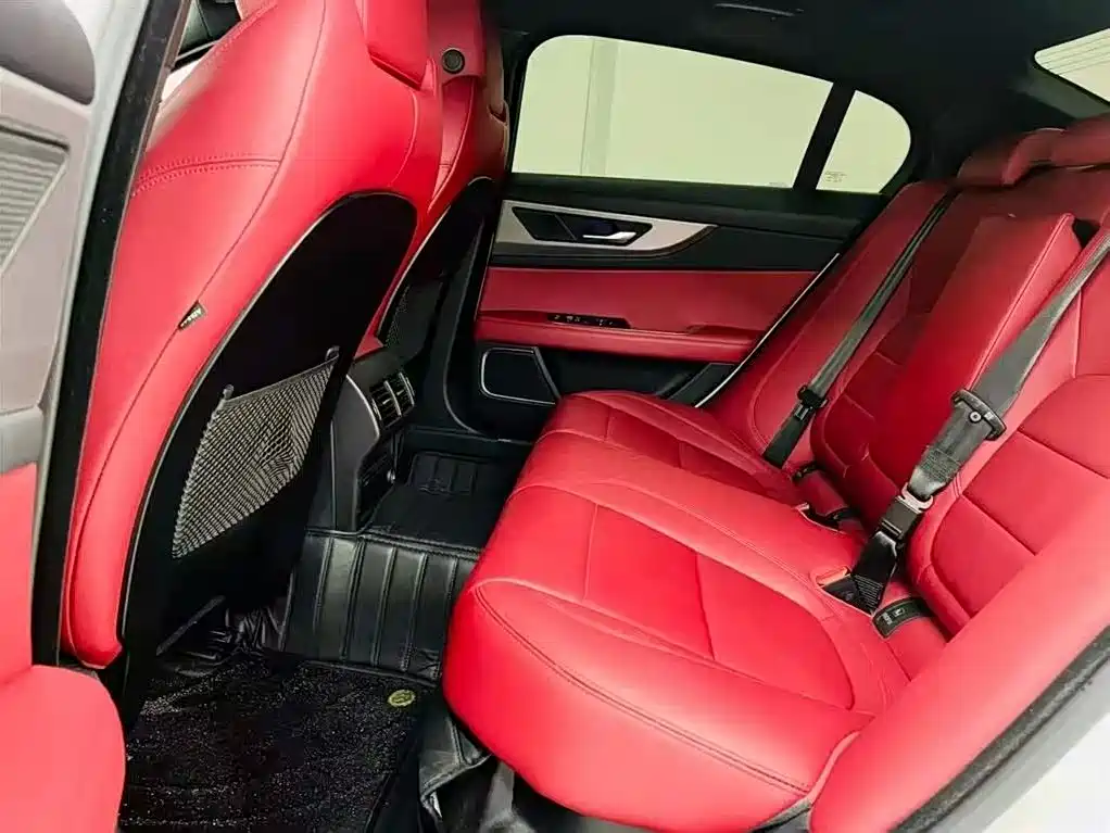 Jaguar XEL 2020 2.0T 200PS R-DYNAMIC S Progressive Sport Edition фото 6