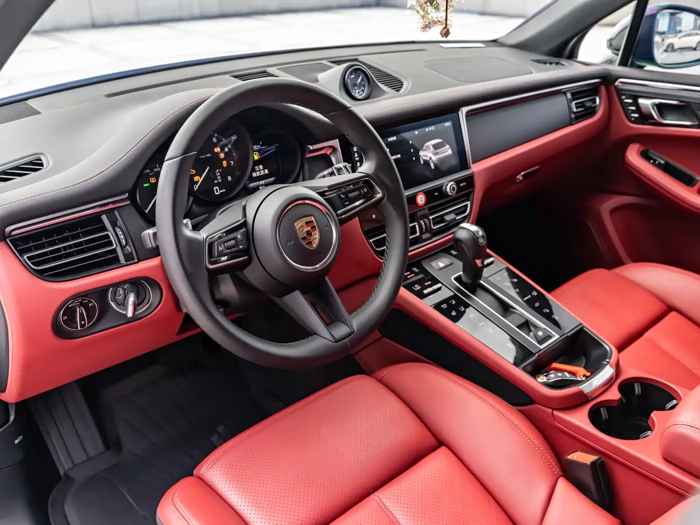 Porsche Macan 2023 Macan 2.0T фото 17