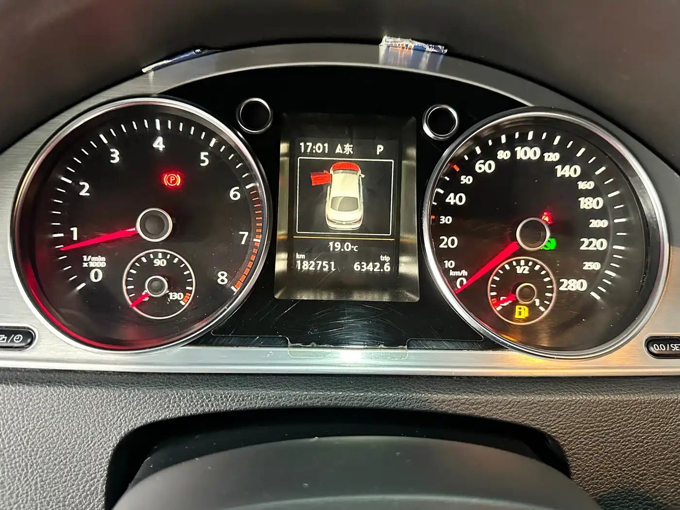 Volkswagen FAW-Volkswagen CC 2016 Model 2.0TSI Luxury фото 15