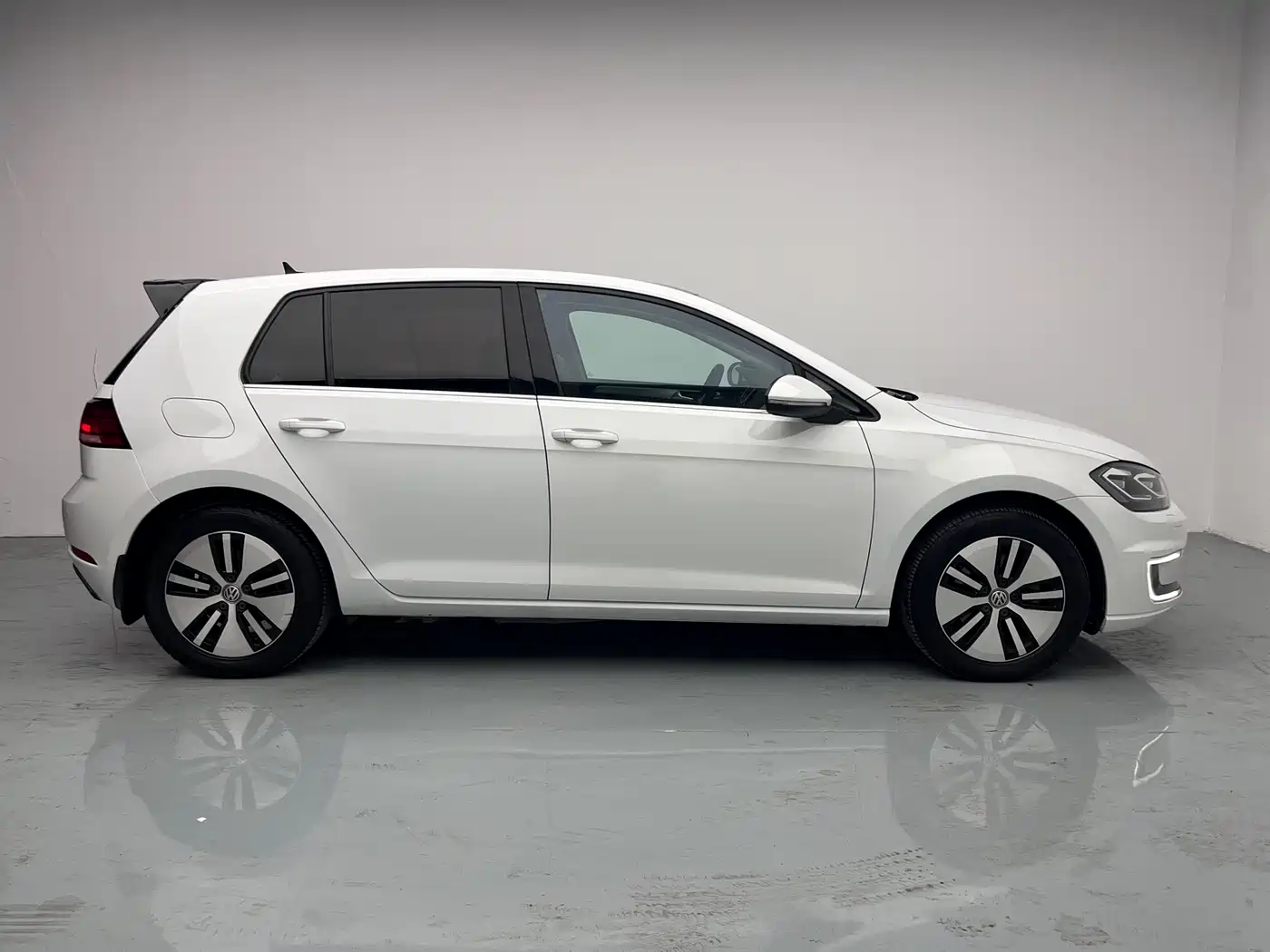 VOLKSWAGEN GOLF*PURE ELECTRICITY