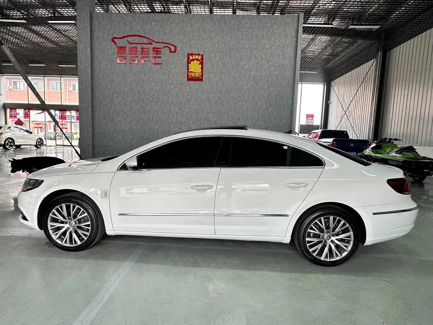 Volkswagen FAW-Volkswagen CC 2016 Model 2.0TSI Luxury фото 4