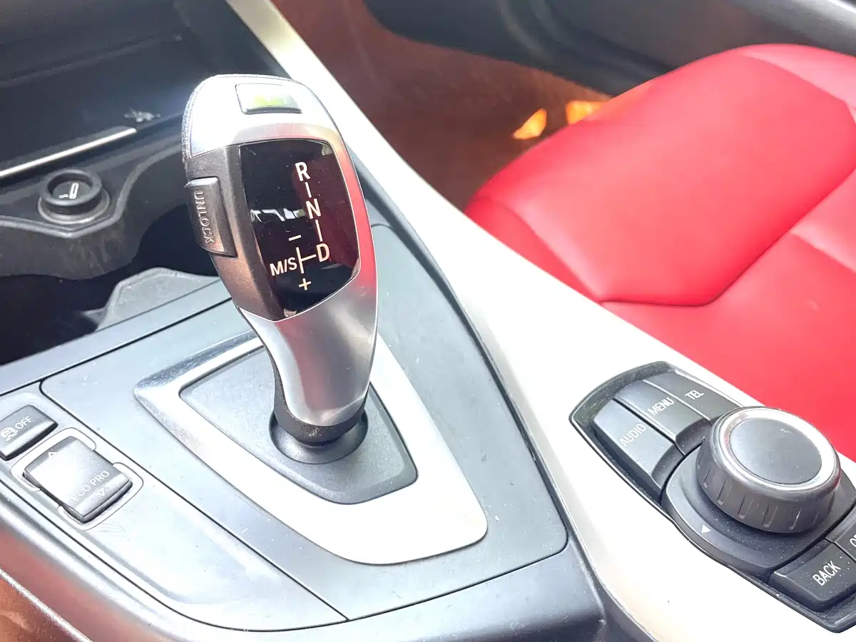 BMW 1 Series (Import) 2015 118i Leading фото 16