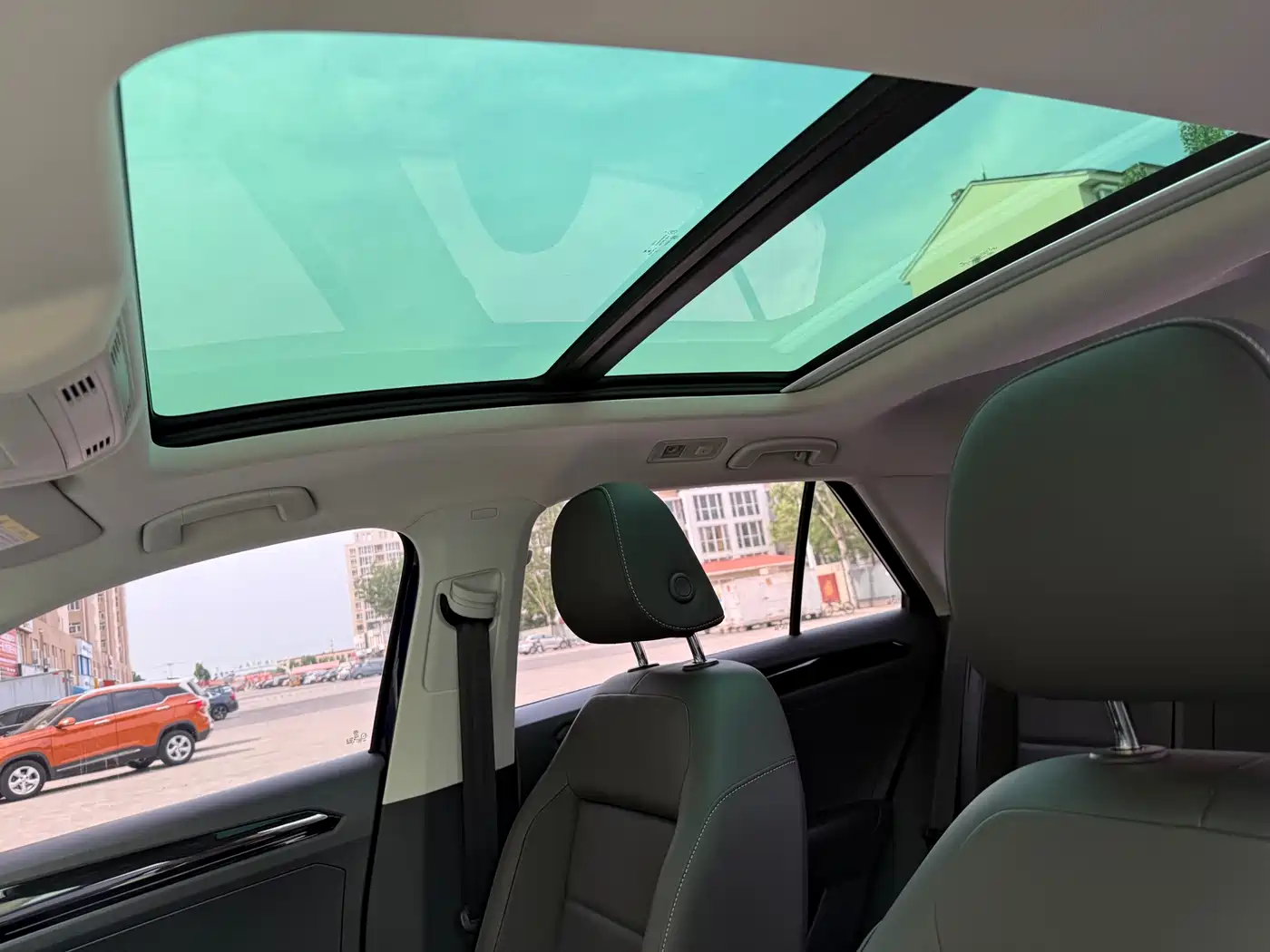 Volkswagen T-ROC 2018 280TSI DSG 2WD Comfort (China V) фото 6