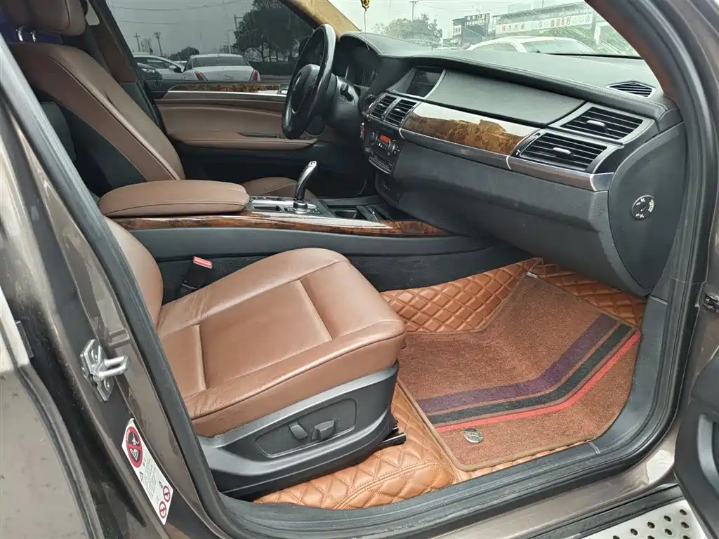BMW X5 (Import) 2011 xDrive35i Leading Edition фото 14
