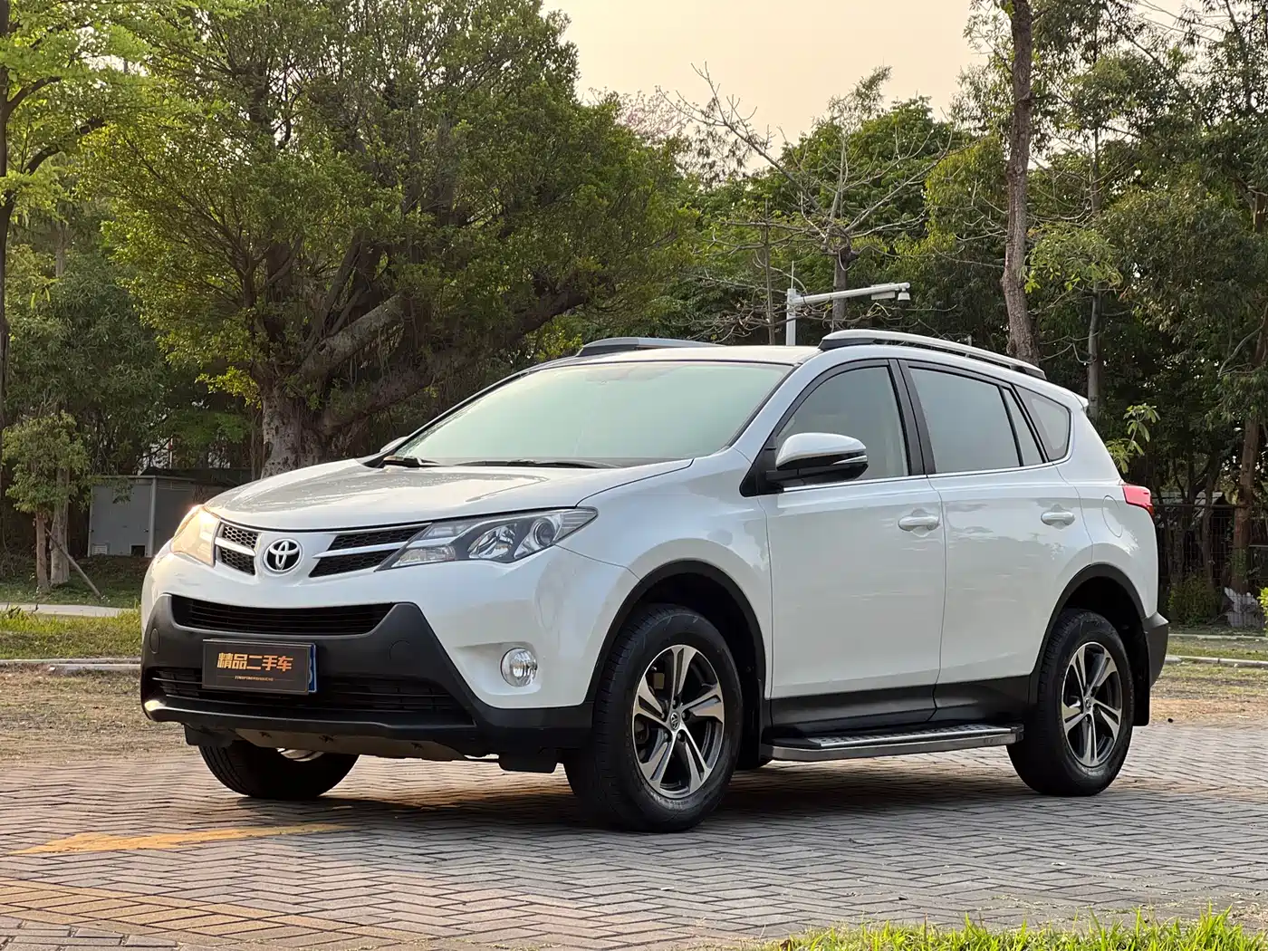Toyota RAV4 Rongfang 2015 2.0L CVT 2WD Trend Edition