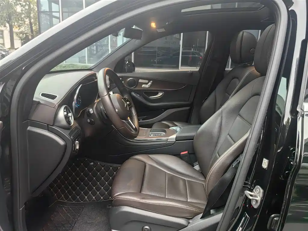 Mercedes-Benz GLC 2022 Model GLC 260 L 4MATIC Luxury Edition фото 10