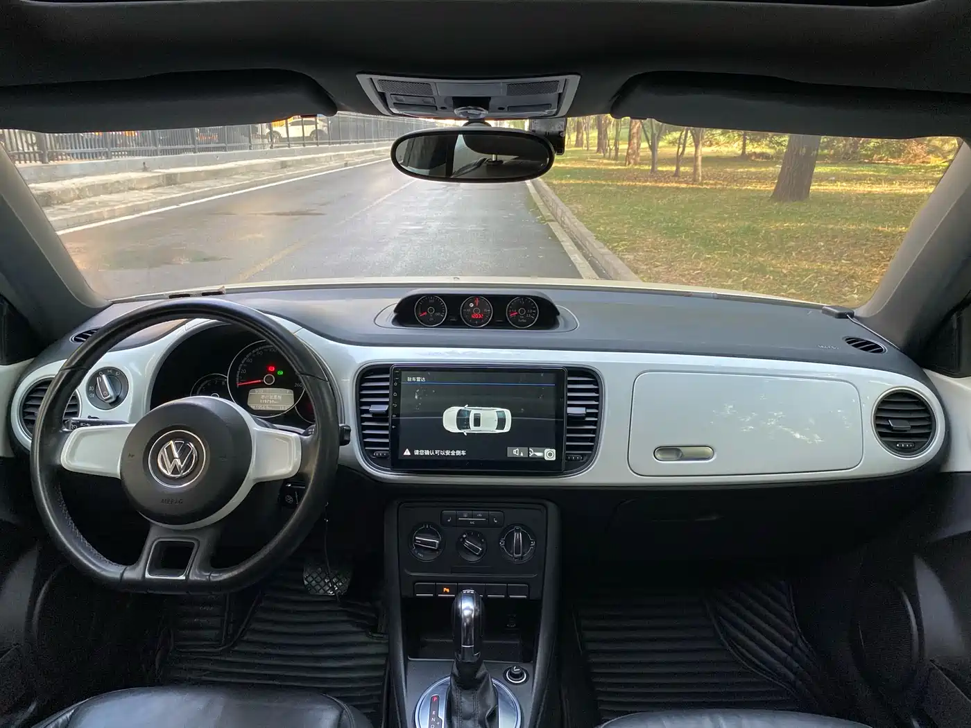 Volkswagen Beetle 2013 1.4TSI Comfort фото 3