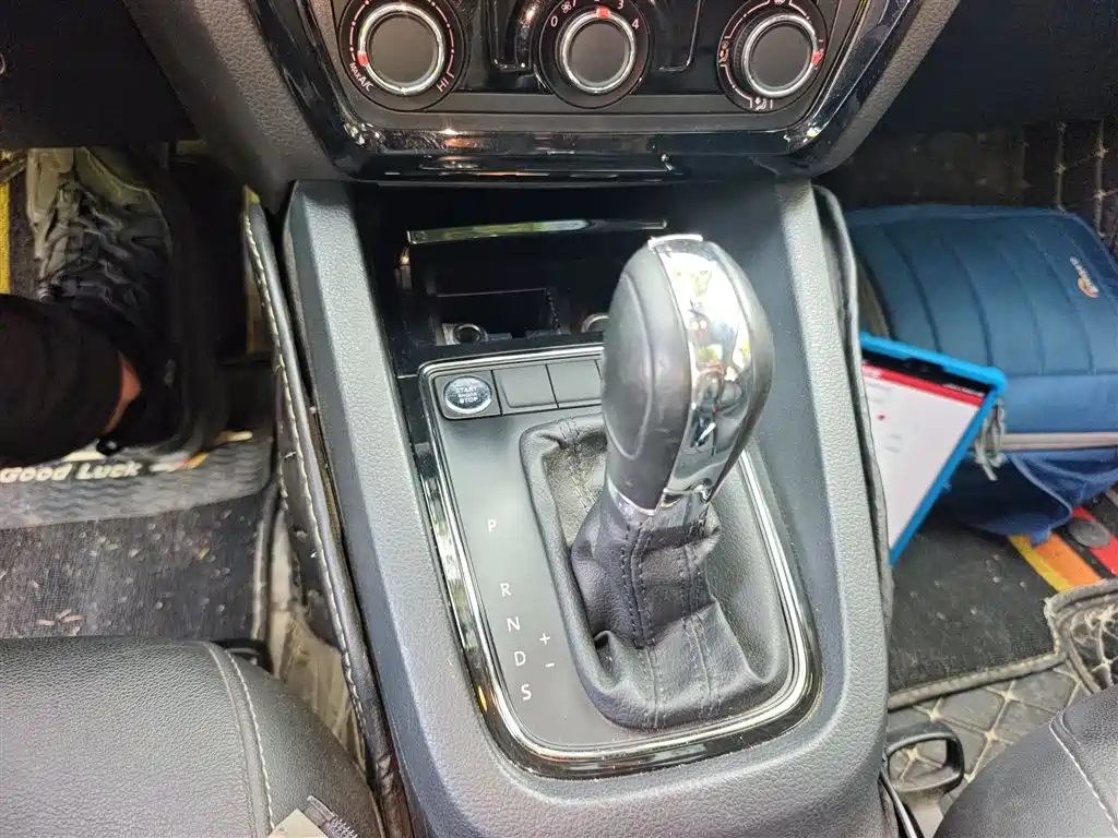 Volkswagen Sagitar 2018 1.6L Automatic Comfort фото 14