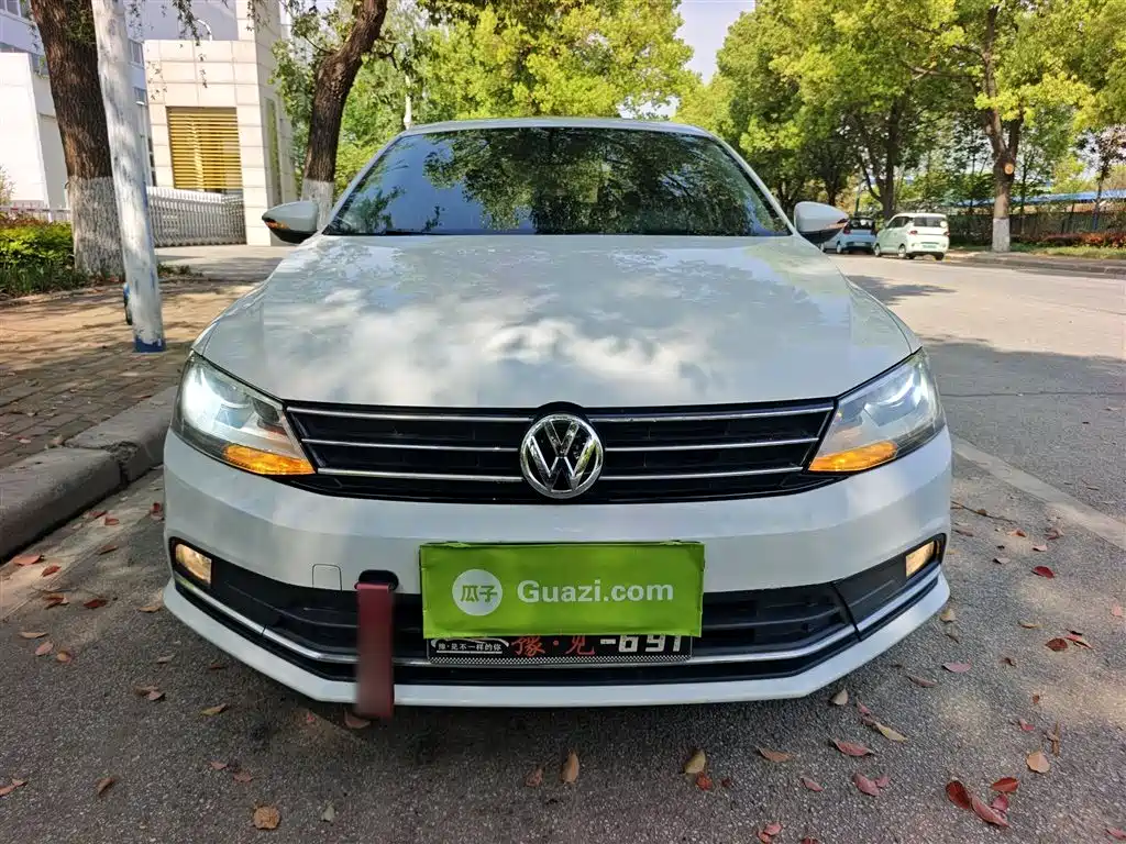 Volkswagen Sagitar 2018 1.6L Automatic Comfort фото 3