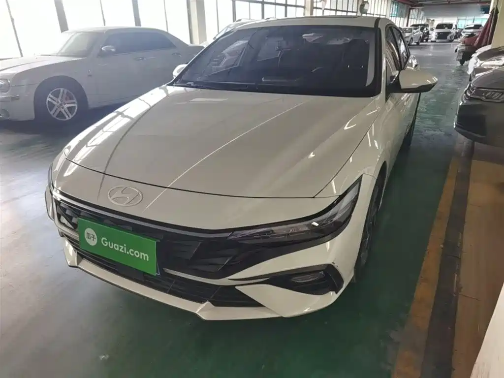 Hyundai Elantra 2023 1.5L CVT GLX Elite Edition