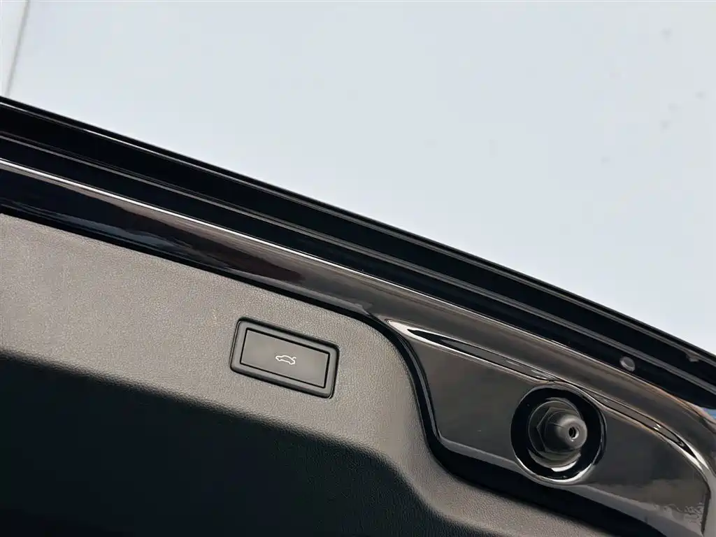 Volkswagen Passat 2023 Facelift 380TSI Luxury Edition фото 26