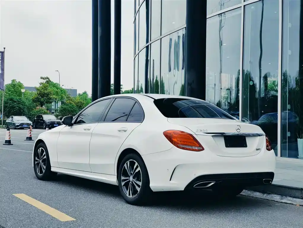 Mercedes-Benz C-Class 2017 C 200 Sport фото 4