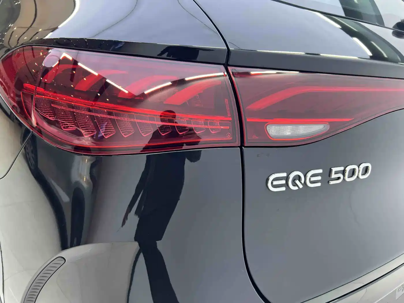 MERCEDES-BENZ EQE SUV