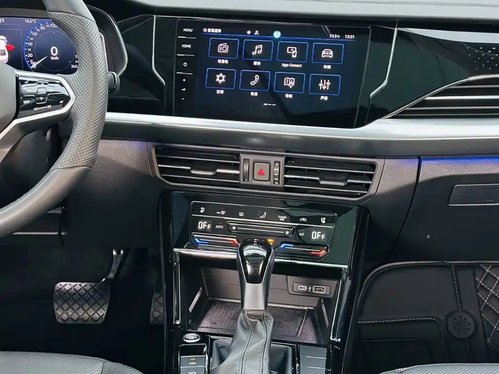 Volkswagen Passat 2023 Facelift 380TSI Luxury Edition фото 18
