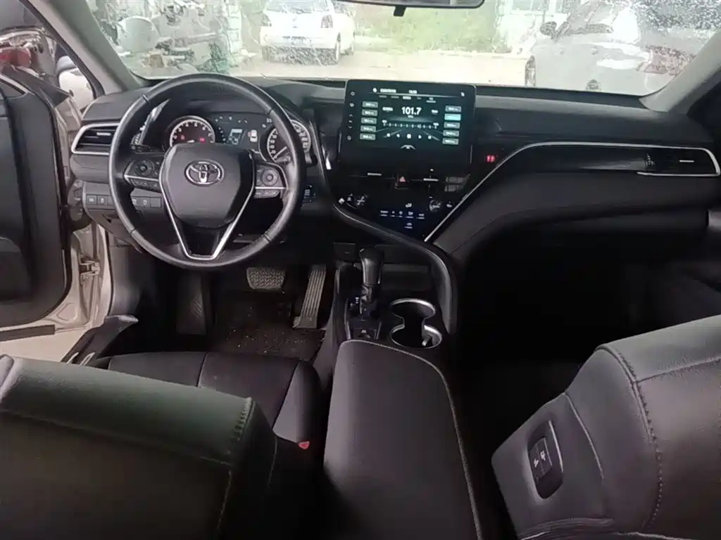Toyota Camry 2021 2.0G Luxury Edition фото 16