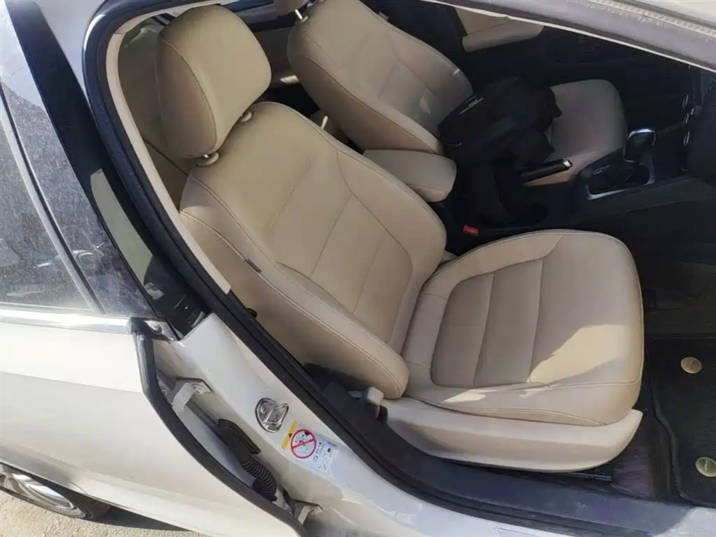 Volkswagen Sagitar 2014 Facelift 1.6L Automatic Comfort фото 25