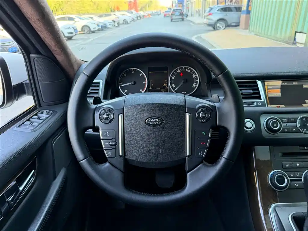 Land Rover Range Rover Sport 2011 3.0 TDV6 Diesel фото 5