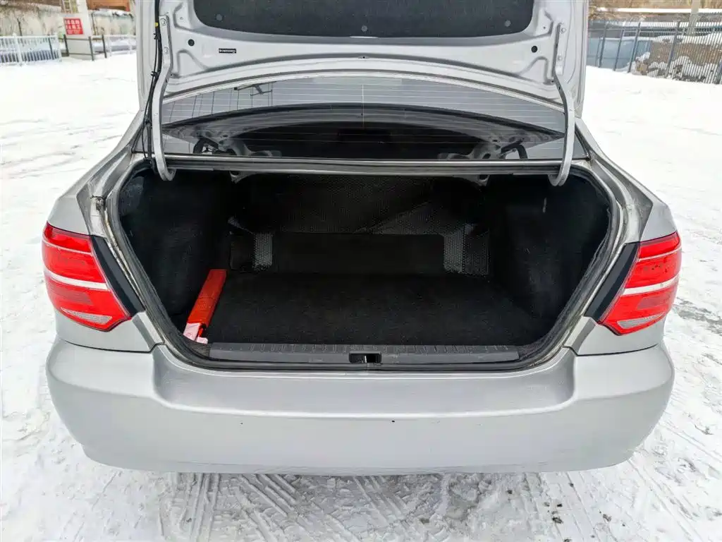 Toyota Corolla 2013 1.6L Automatic Luxury фото 15