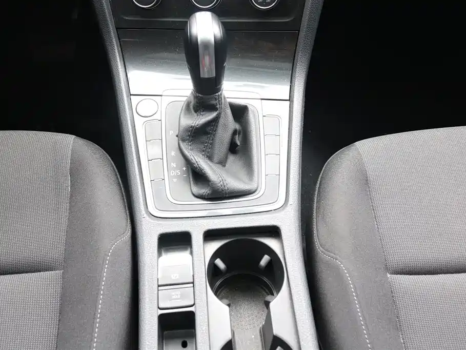 Volkswagen Golf 2020 200TSI DSG Comfort Progressive Edition фото 8