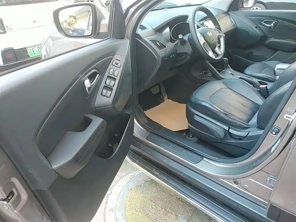 Hyundai Beijing Hyundai ix35 2015 2.0L Automatic 2WD Smart Type China IV фото 16