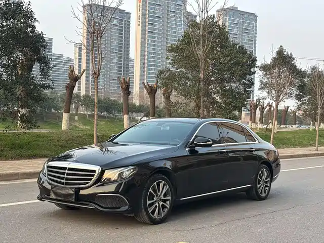 MERCEDES-BENZ E CLASS