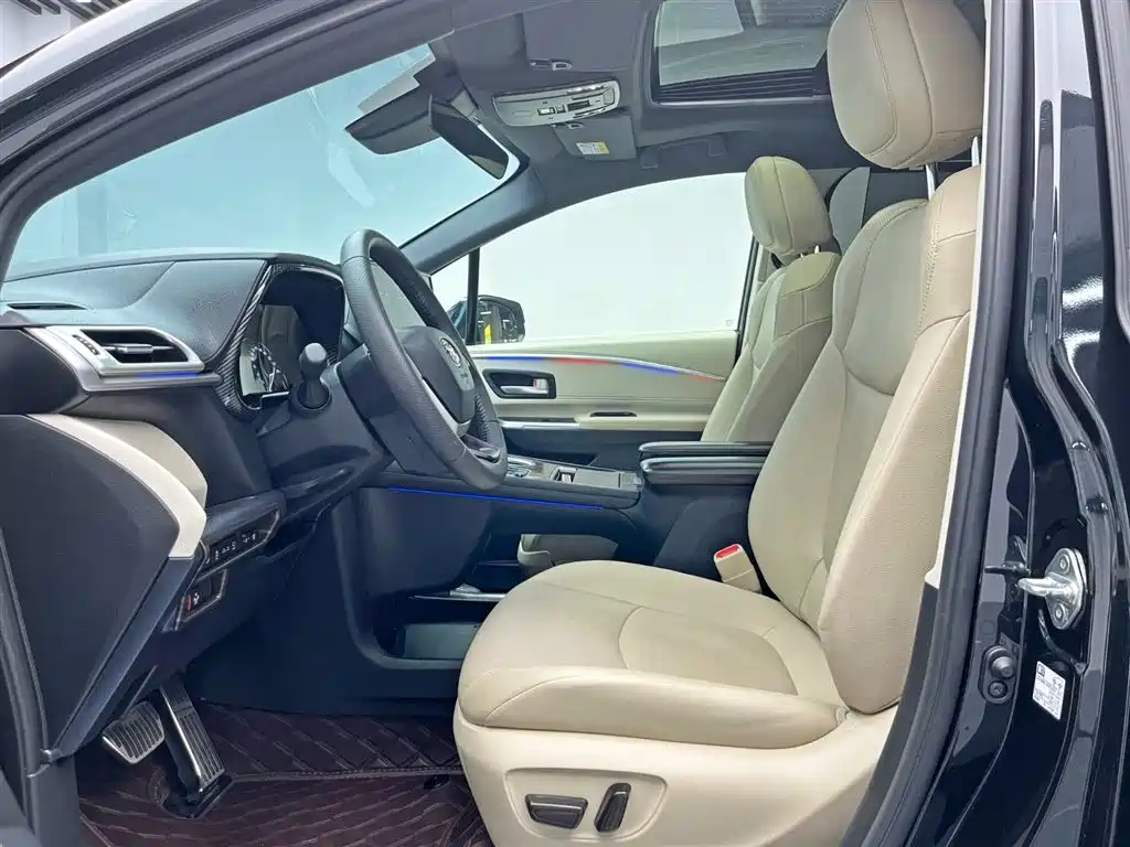 Toyota Granvia 2023 2.5L Hybrid Prestige PLUS Edition фото 16
