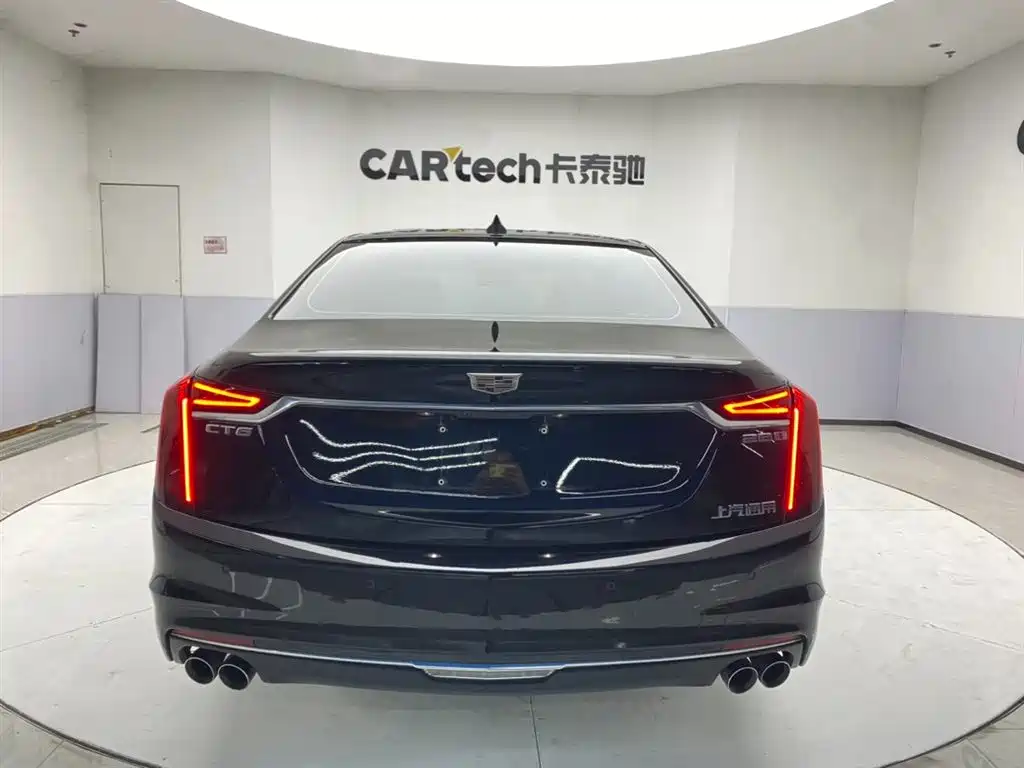 CADILLAC CT6