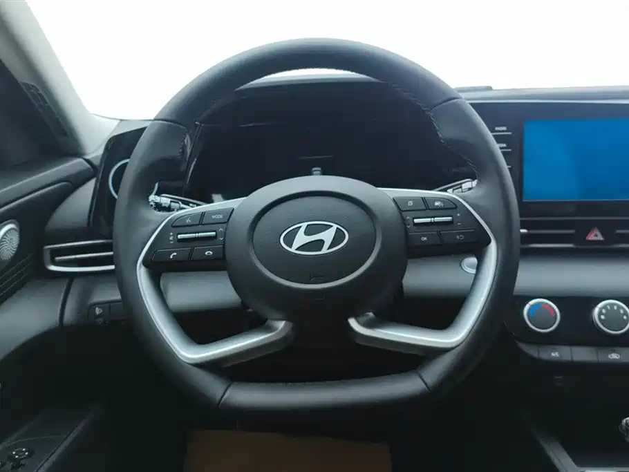 Hyundai Elantra 2023 1.5L CVT GLX Elite Edition фото 15