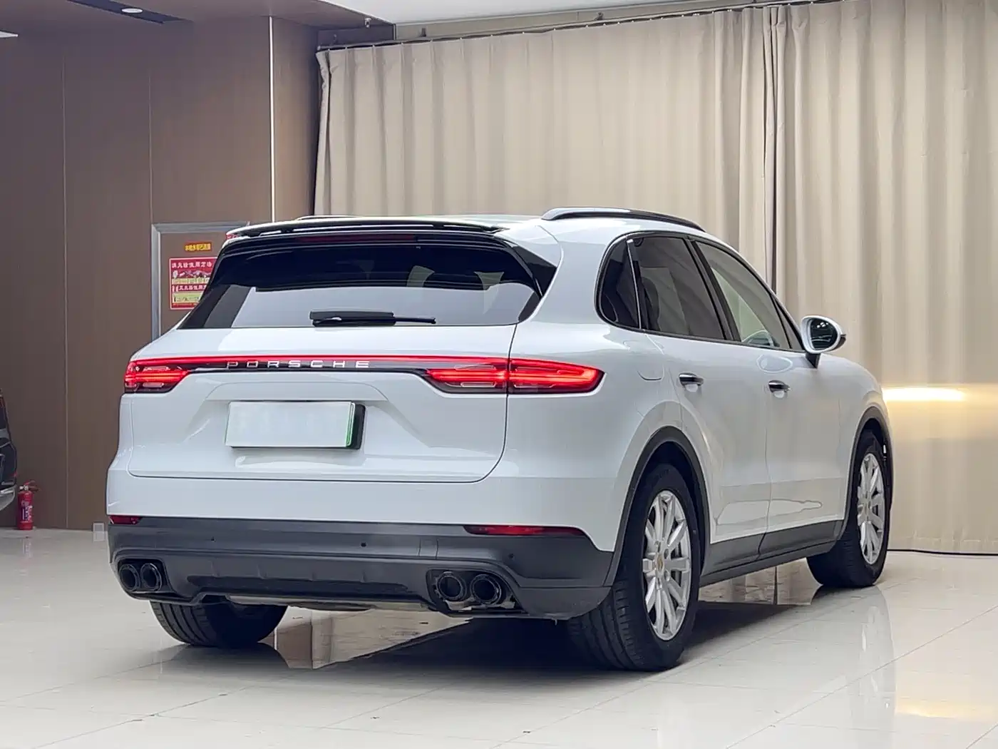 Porsche Cayenne New Energy 2019 Cayenne E-Hybrid 2.0T фото 16