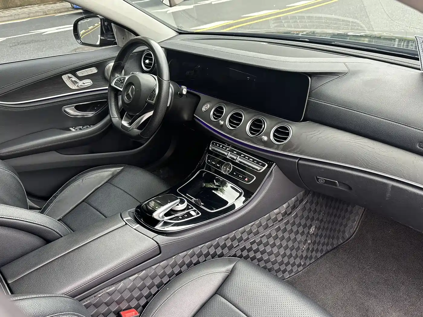 Mercedes-Benz E-Class 2016 E 300 L Sport Fashion Type фото 7
