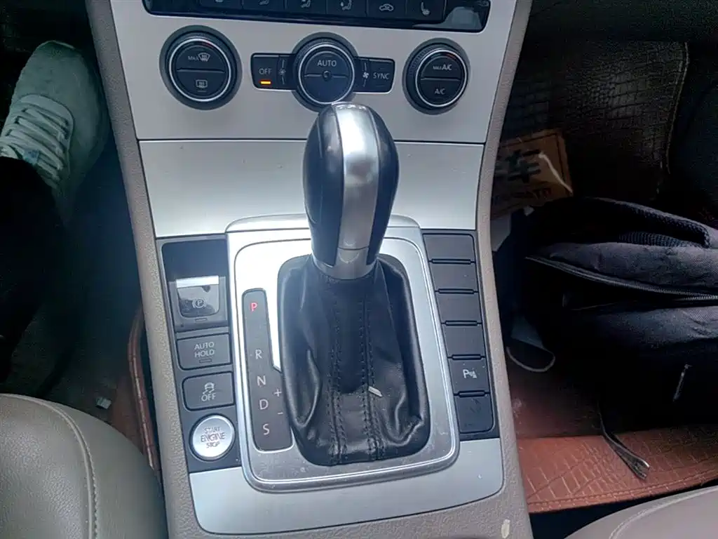 Volkswagen Magotan 2015 Facelift 1.8TSI Luxury фото 14