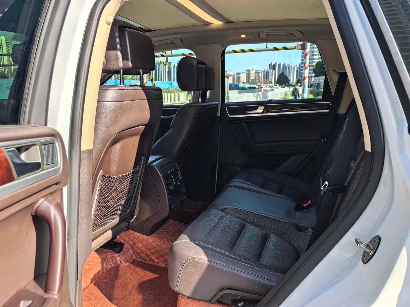 Volkswagen Touareg 2011 3.0TSI Comfort фото 4