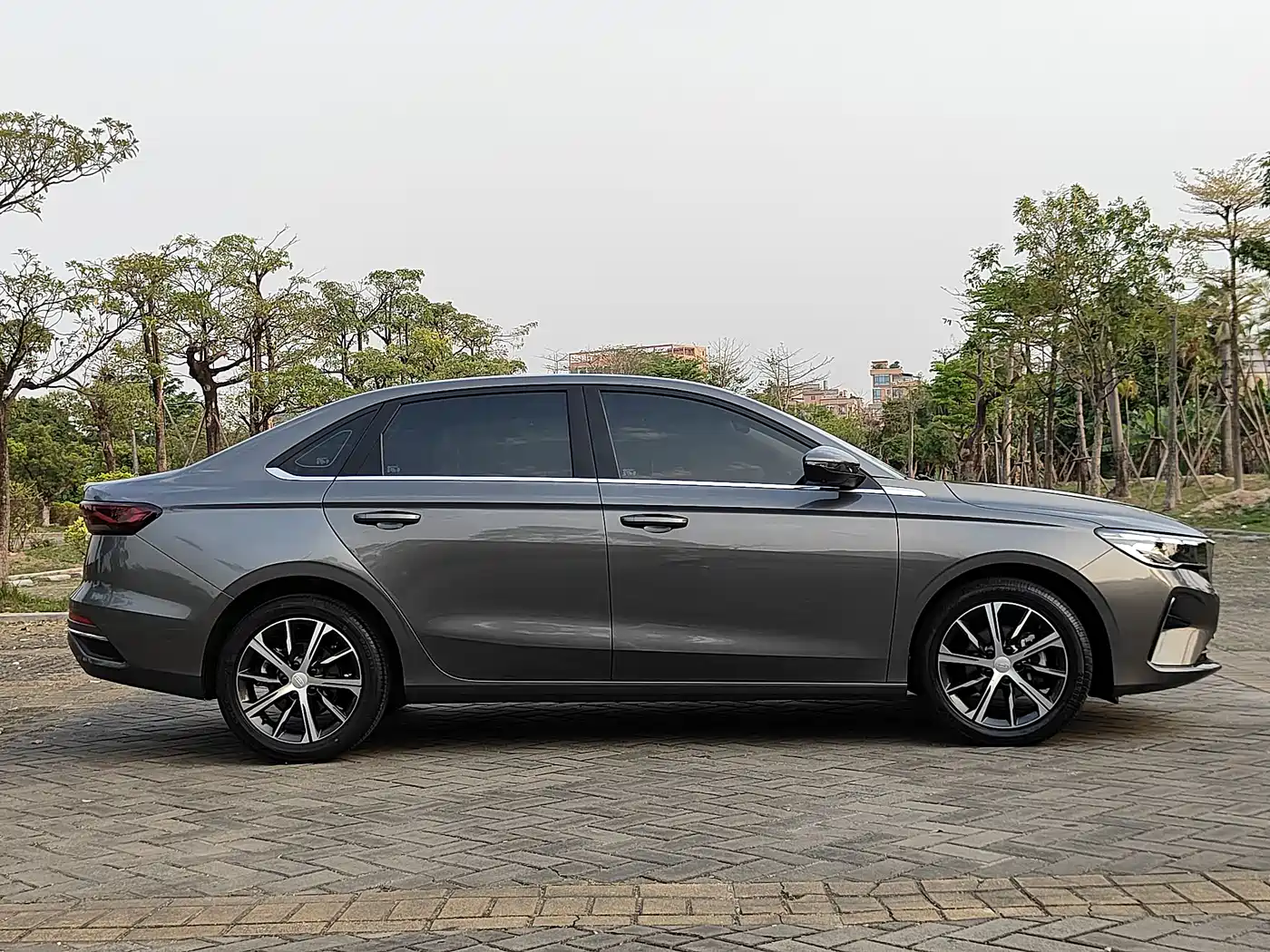 GEELY AUTOMOBILE EMGRAND