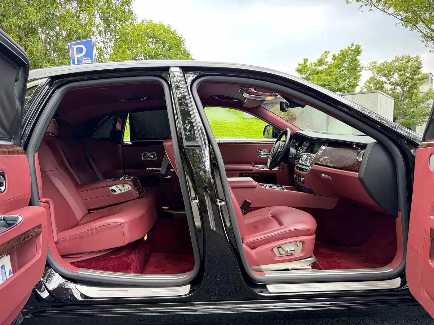 Rolls-Royce Ghost 2012 2010 Model 6.6T Standard