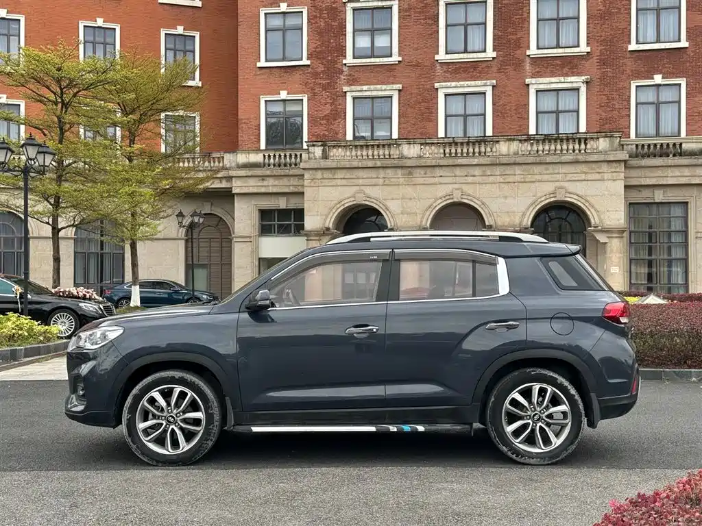 Hyundai Beijing Hyundai ix35 2018 2.0L Automatic 2WD Zhiyong·Enjoyment Edition фото 12