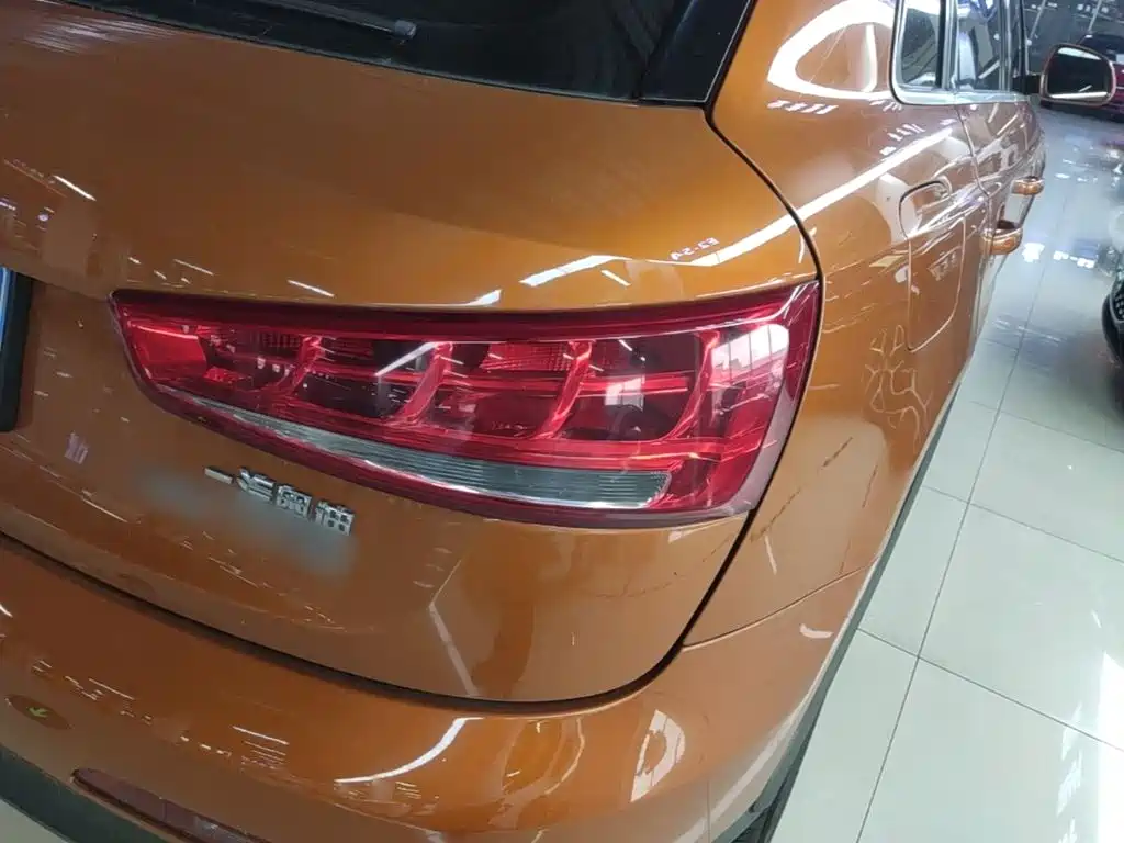Фото 8 - Audi Q3