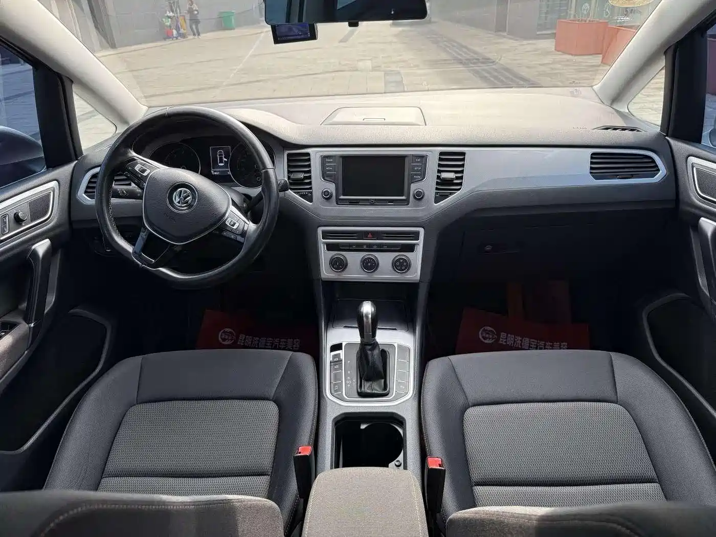 Volkswagen Golf Sportsvan 2016 230TSI Automatic Progressive фото 10