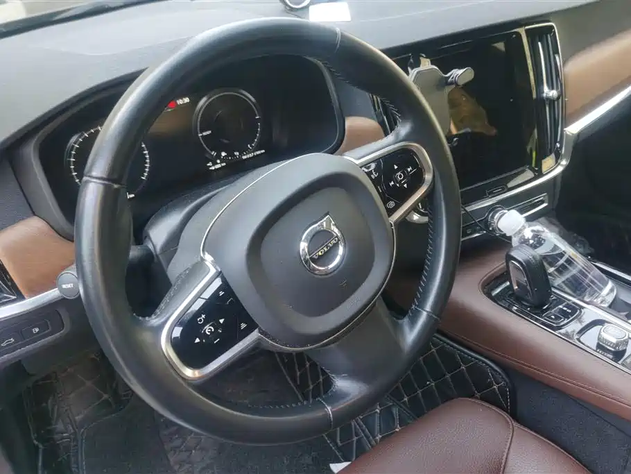 VOLVO S90 PLUG IN HYBRID