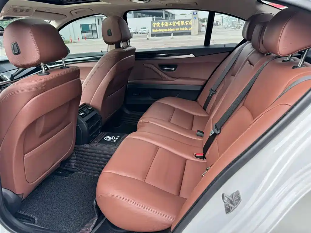 BMW 5 Series 2017 520Li Classic Edition фото 22